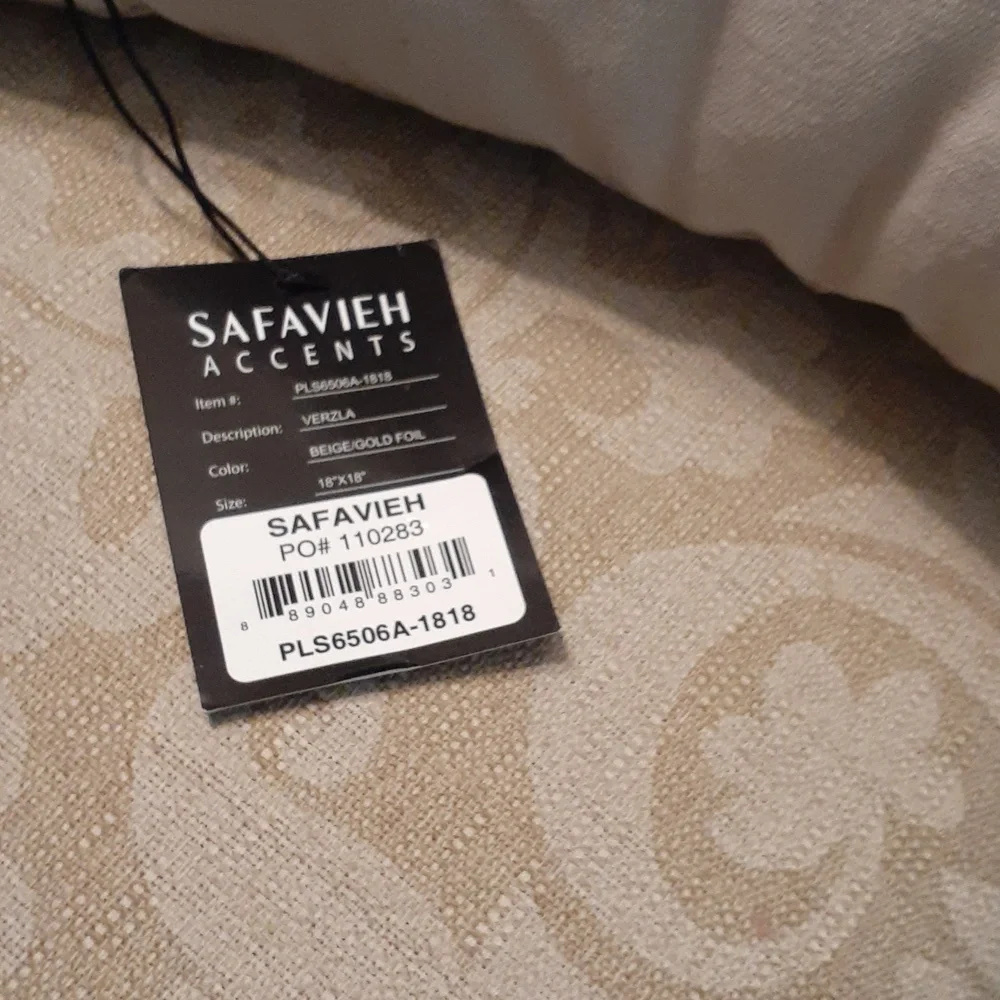 SAFAVIEH ACCENT PILLOWS NWT 18X18